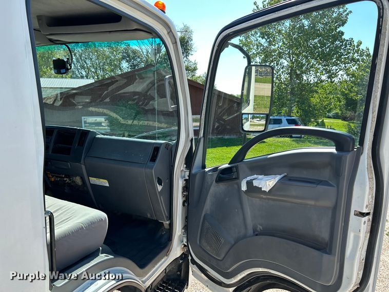 image for item NL9536 2016 Isuzu NPR HD  Crew Cab box truck