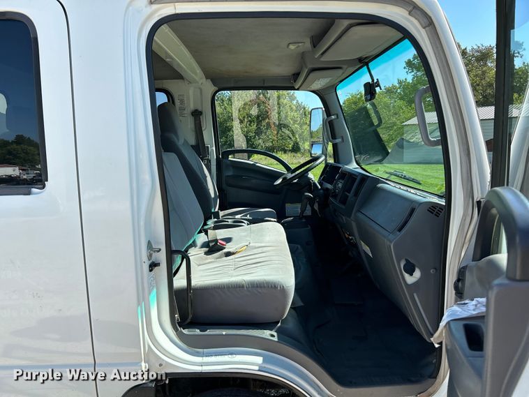 image for item NL9536 2016 Isuzu NPR HD  Crew Cab box truck