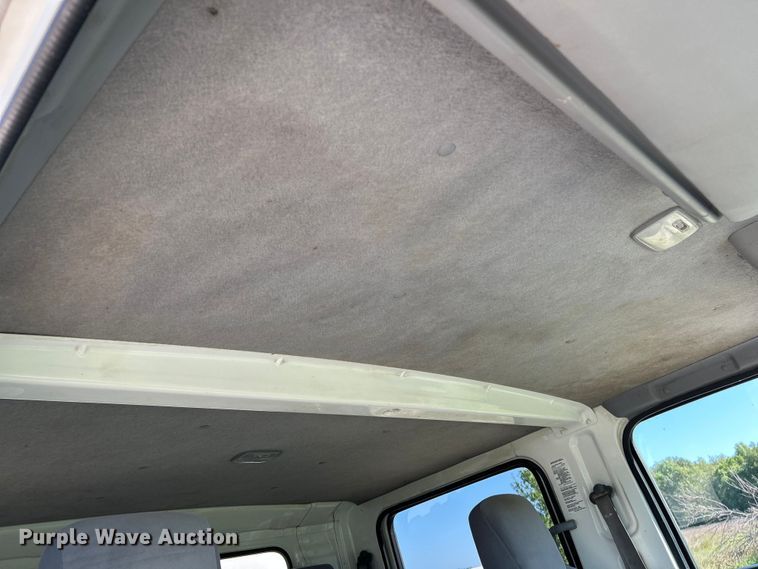 image for item NL9536 2016 Isuzu NPR HD  Crew Cab box truck