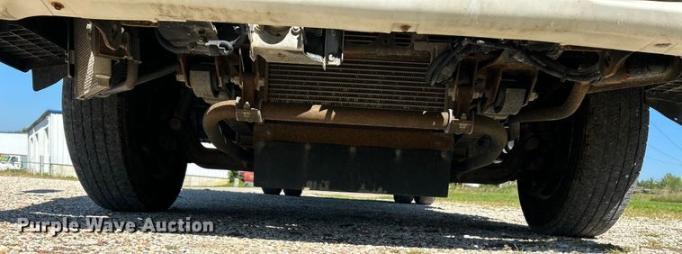 image for item NL9536 2016 Isuzu NPR HD  Crew Cab box truck