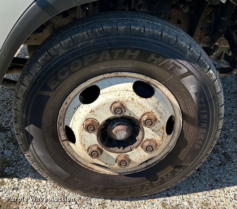 image for item NL9536 2016 Isuzu NPR HD  Crew Cab box truck