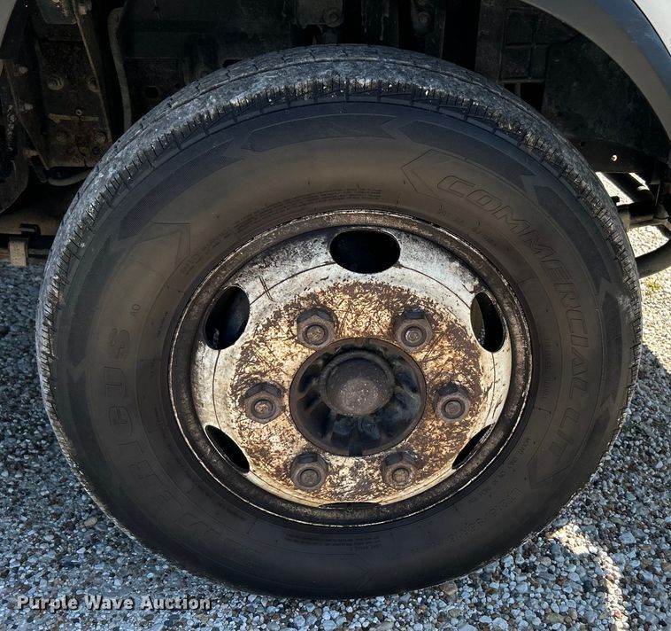 image for item NL9536 2016 Isuzu NPR HD  Crew Cab box truck