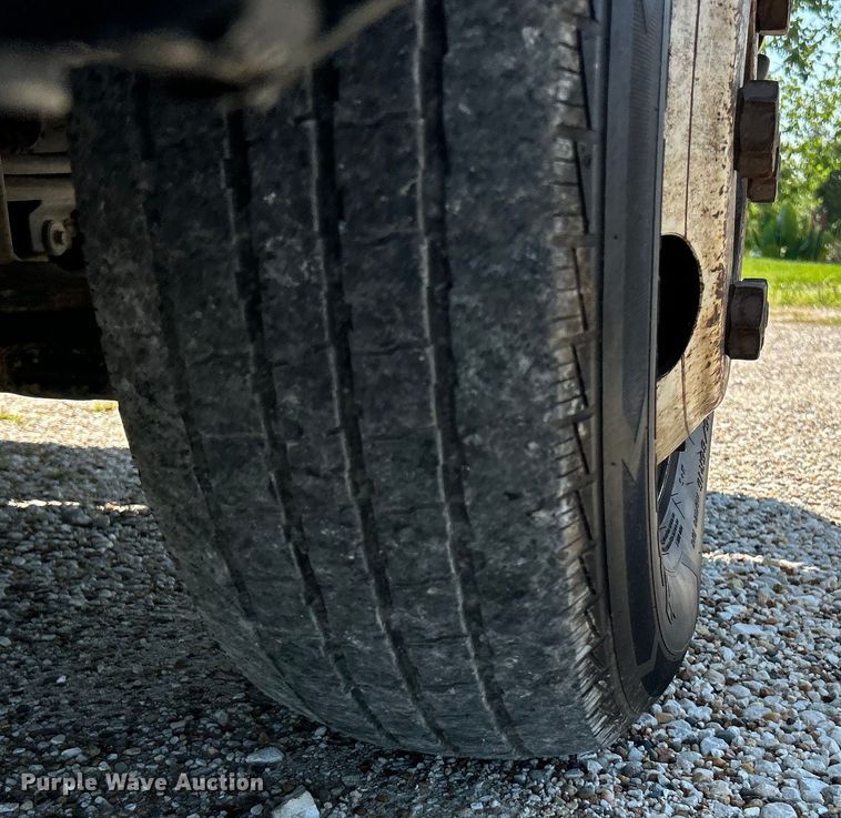 image for item NL9536 2016 Isuzu NPR HD  Crew Cab box truck