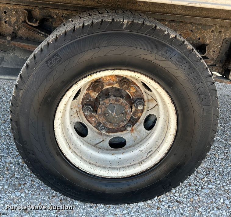 image for item NL9536 2016 Isuzu NPR HD  Crew Cab box truck