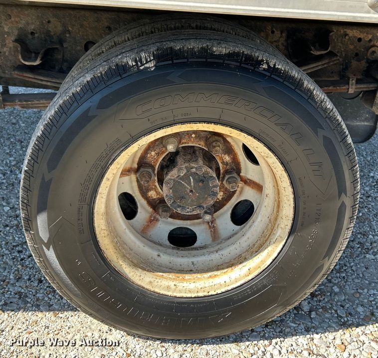 image for item NL9536 2016 Isuzu NPR HD  Crew Cab box truck