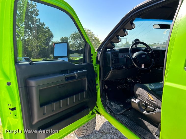 image for item NL9537 2003  Ford F250  Crew Cab pickup truck