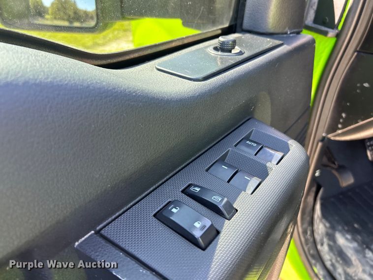 image for item NL9537 2003  Ford F250  Crew Cab pickup truck