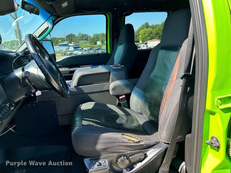 image for item NL9537 2003  Ford F250  Crew Cab pickup truck