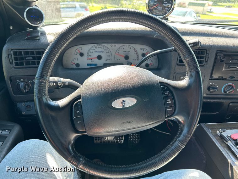 image for item NL9537 2003  Ford F250  Crew Cab pickup truck