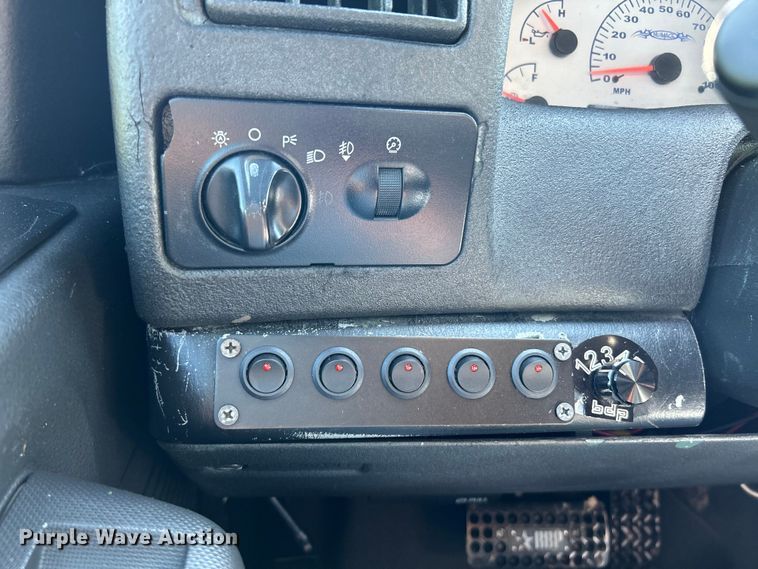 image for item NL9537 2003  Ford F250  Crew Cab pickup truck