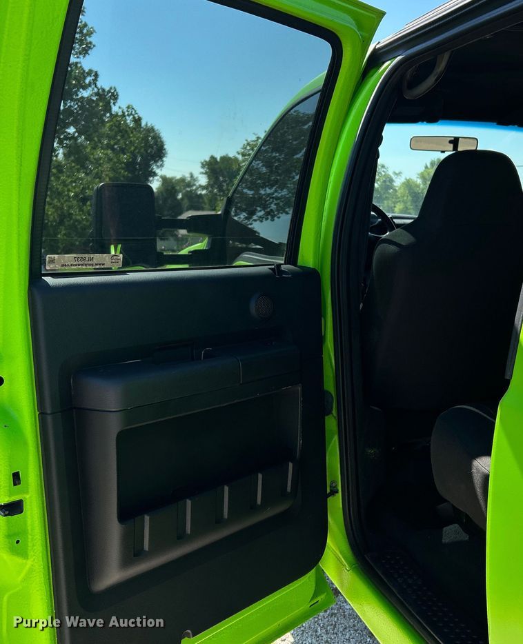 image for item NL9537 2003  Ford F250  Crew Cab pickup truck