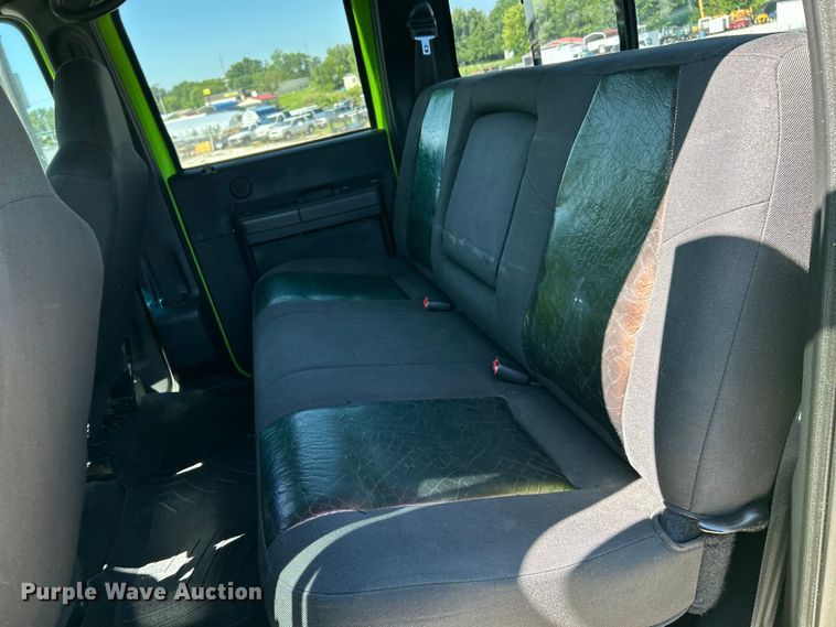 image for item NL9537 2003  Ford F250  Crew Cab pickup truck