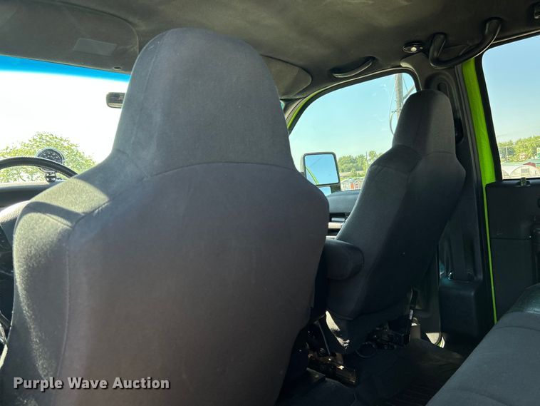 image for item NL9537 2003  Ford F250  Crew Cab pickup truck