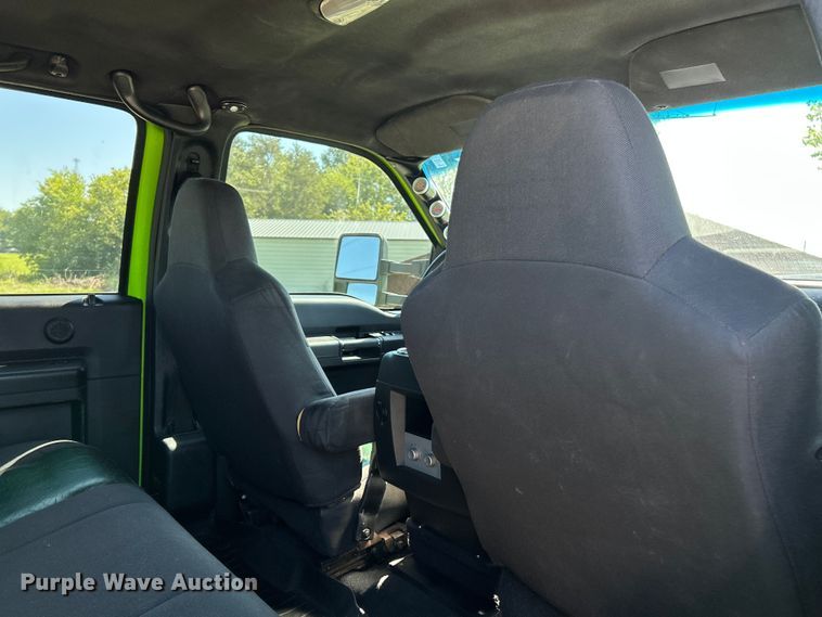 image for item NL9537 2003  Ford F250  Crew Cab pickup truck