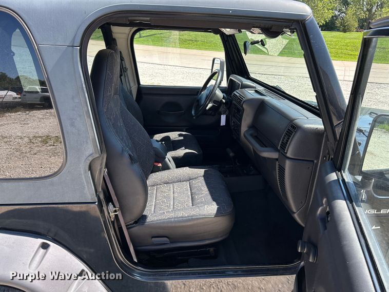 image for item NL9538 2002 Jeep Wrangler Sport  SUV