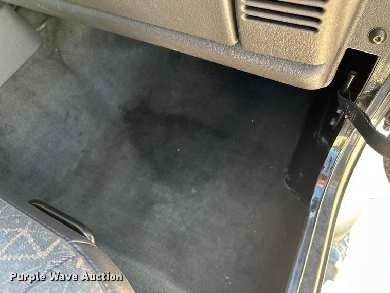 image for item NL9538 2002 Jeep Wrangler Sport  SUV