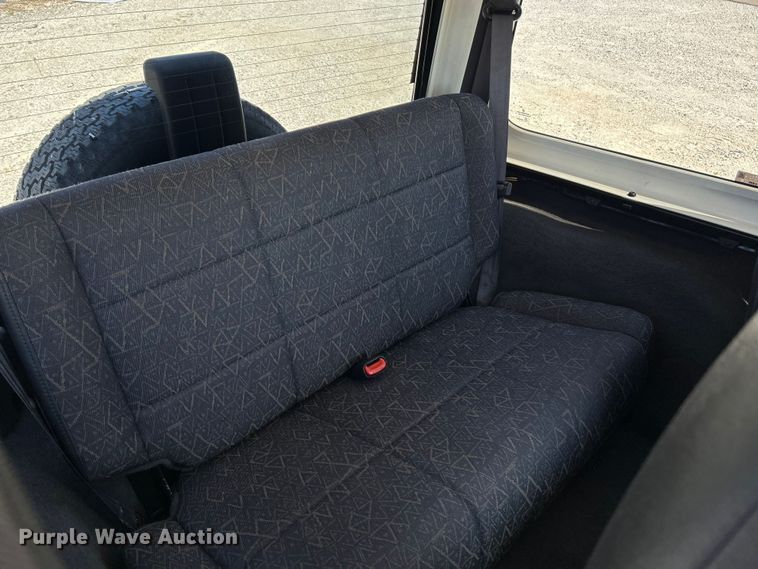 image for item NL9538 2002 Jeep Wrangler Sport  SUV