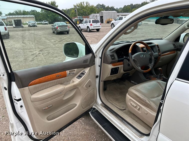 image for item NL9545 2005 Lexus GX470  SUV