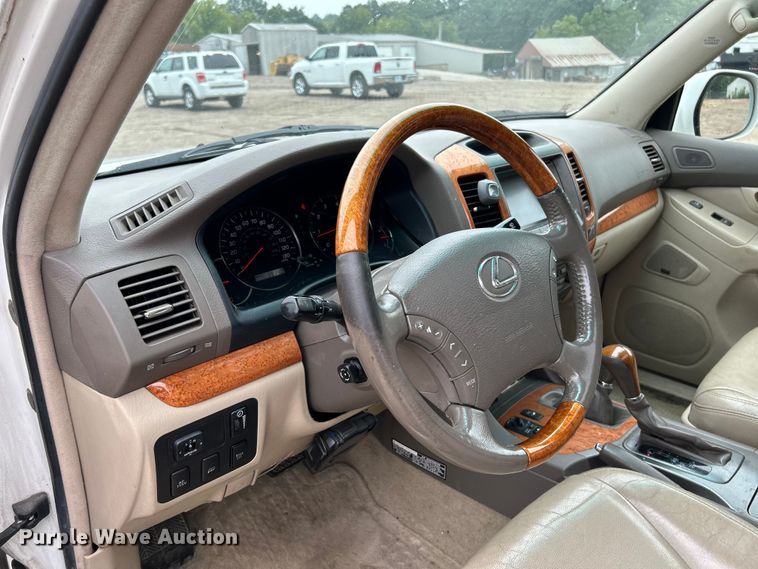 image for item NL9545 2005 Lexus GX470  SUV