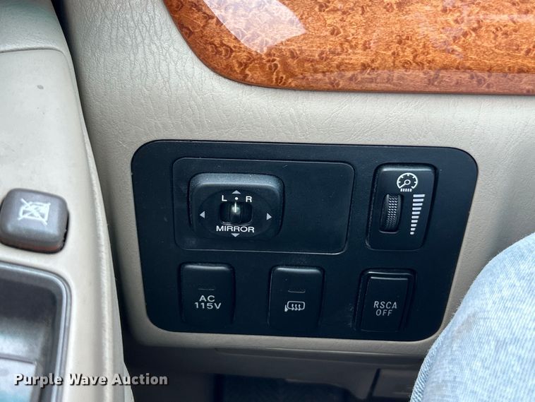 image for item NL9545 2005 Lexus GX470  SUV