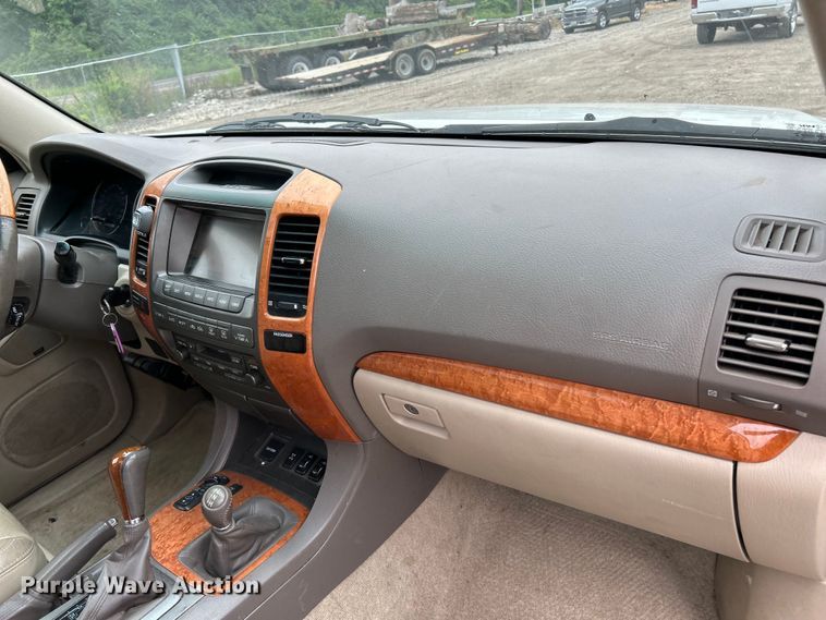 image for item NL9545 2005 Lexus GX470  SUV