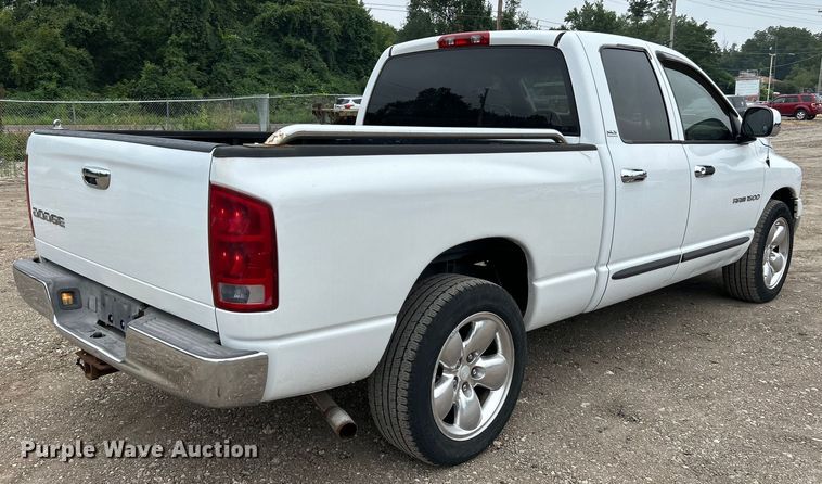 image for item NL9546 2002 Dodge Ram 1500 SLT  Quad Cab pickup truck