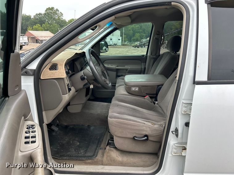 image for item NL9546 2002 Dodge Ram 1500 SLT  Quad Cab pickup truck