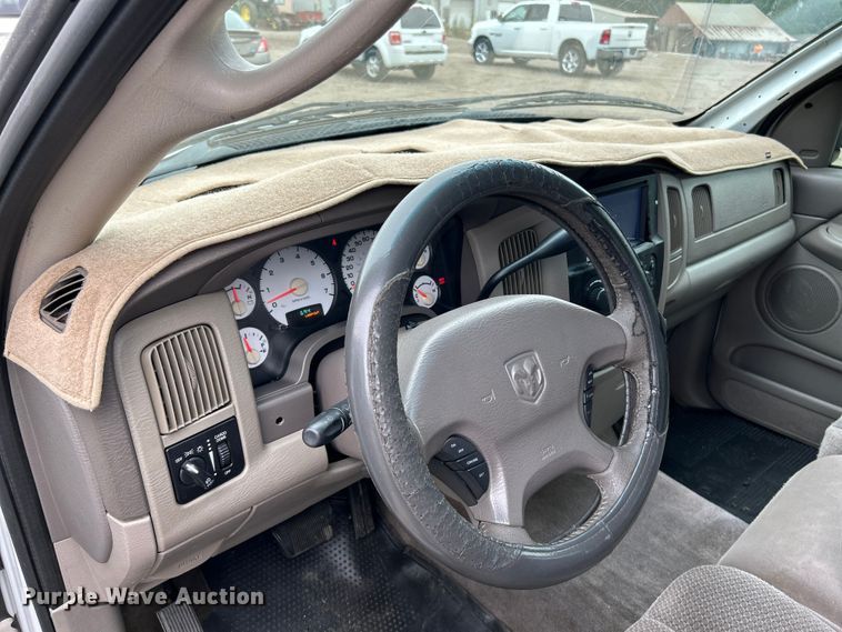 image for item NL9546 2002 Dodge Ram 1500 SLT  Quad Cab pickup truck