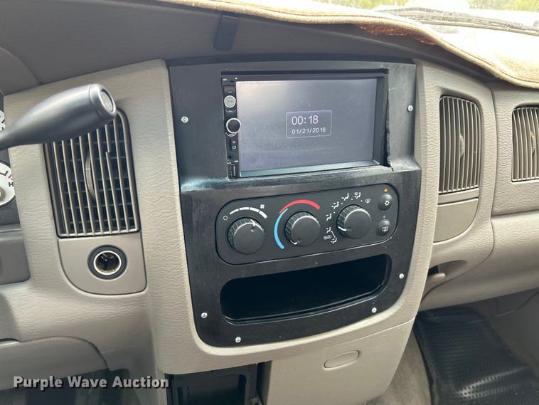 image for item NL9546 2002 Dodge Ram 1500 SLT  Quad Cab pickup truck