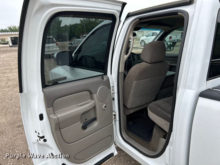 image for item NL9546 2002 Dodge Ram 1500 SLT  Quad Cab pickup truck