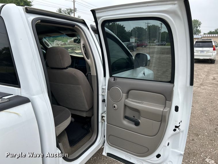 image for item NL9546 2002 Dodge Ram 1500 SLT  Quad Cab pickup truck