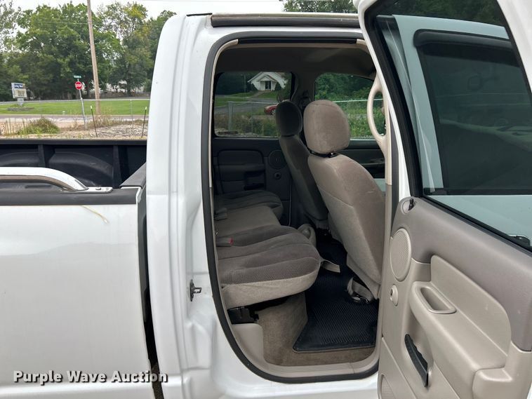 image for item NL9546 2002 Dodge Ram 1500 SLT  Quad Cab pickup truck