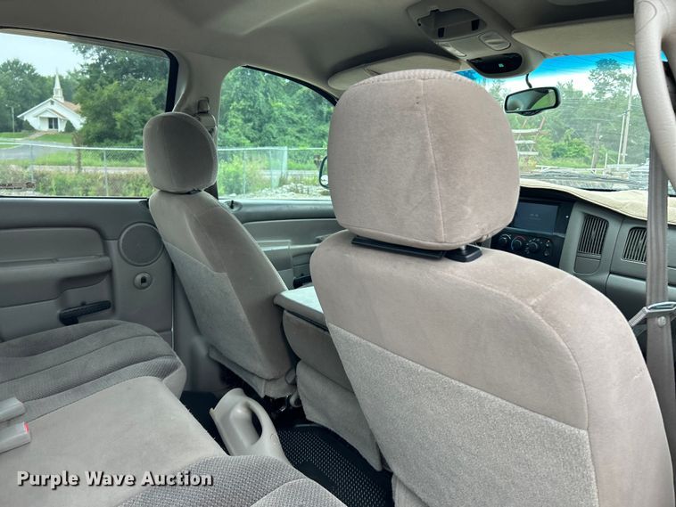 image for item NL9546 2002 Dodge Ram 1500 SLT  Quad Cab pickup truck