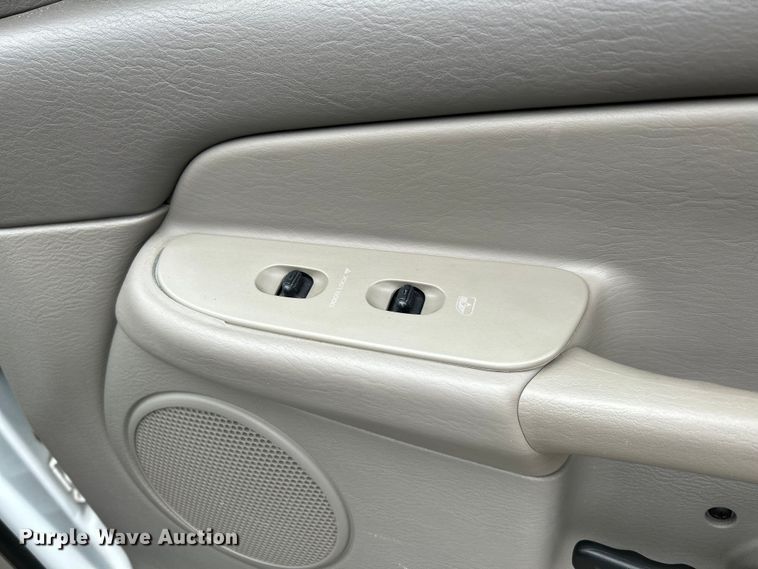 image for item NL9546 2002 Dodge Ram 1500 SLT  Quad Cab pickup truck