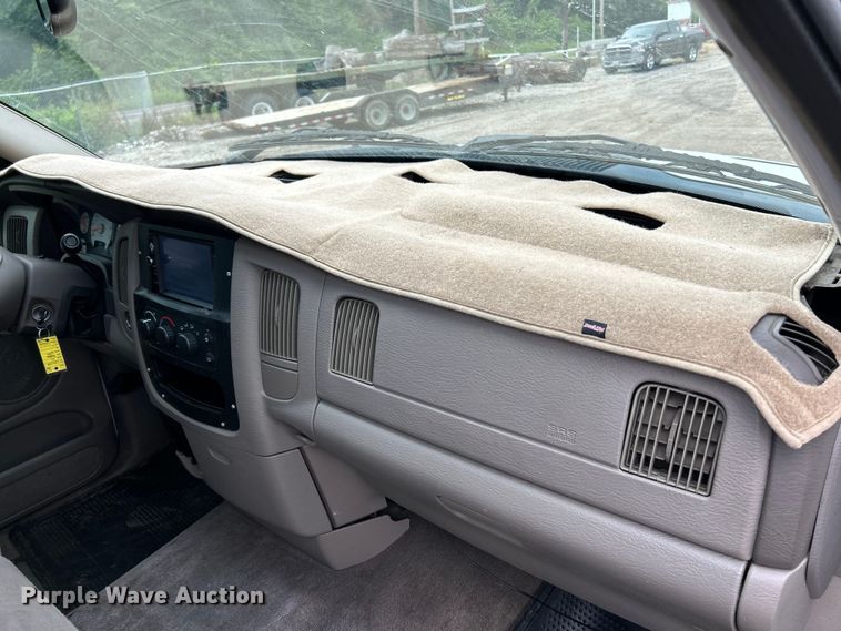 image for item NL9546 2002 Dodge Ram 1500 SLT  Quad Cab pickup truck