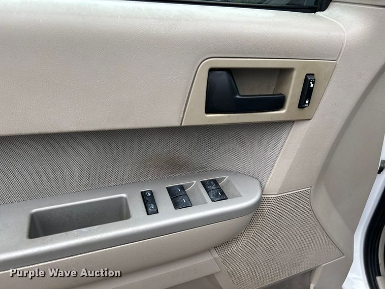 image for item NL9548 2011 Ford Escape XLT  SUV