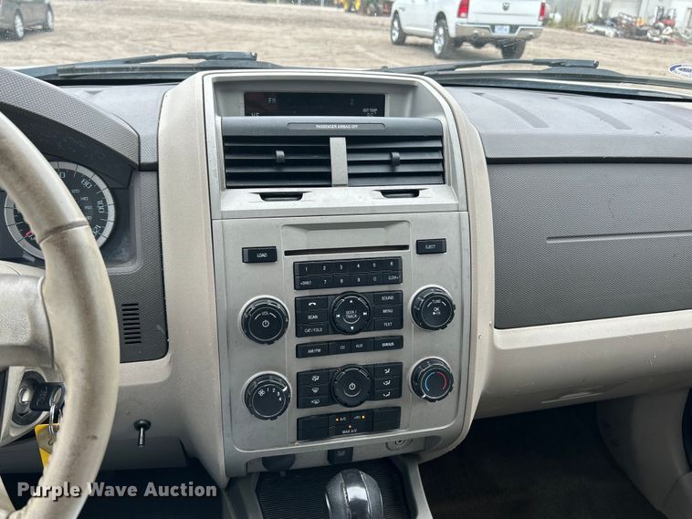 image for item NL9548 2011 Ford Escape XLT  SUV