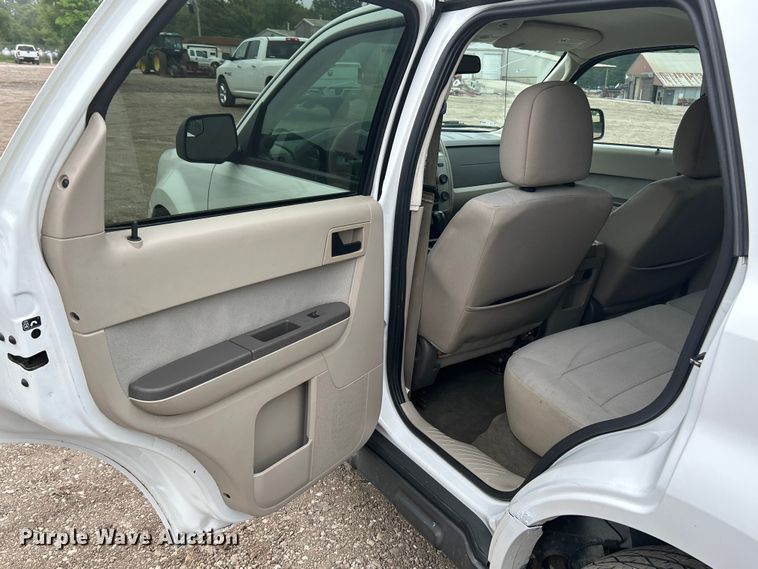 image for item NL9548 2011 Ford Escape XLT  SUV