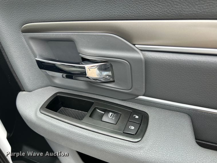 image for item NL9549 2015 Dodge Ram 1500  Crew Cab pickup truck