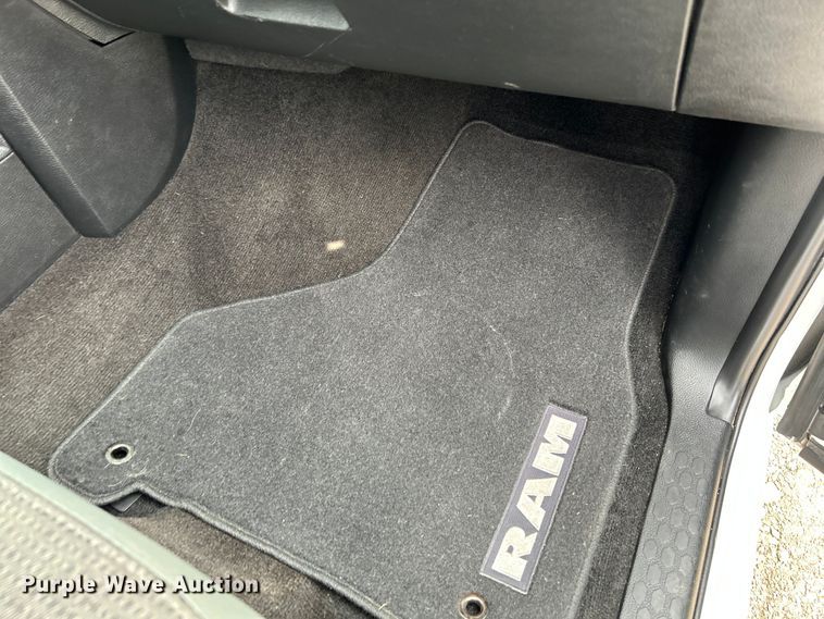 image for item NL9549 2015 Dodge Ram 1500  Crew Cab pickup truck