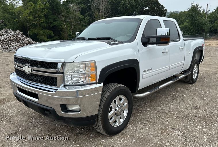 image for item NL9550 2011 Chevrolet Silverado 2500HD  Crew Cab pickup truck