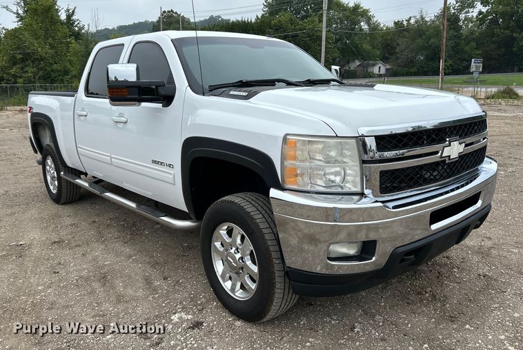 image for item NL9550 2011 Chevrolet Silverado 2500HD  Crew Cab pickup truck