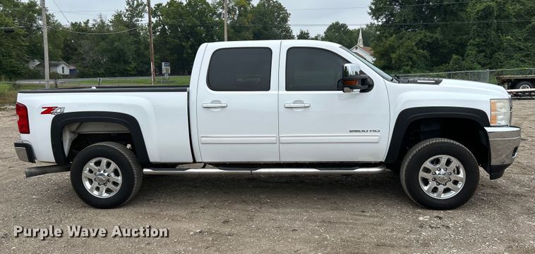 image for item NL9550 2011 Chevrolet Silverado 2500HD  Crew Cab pickup truck
