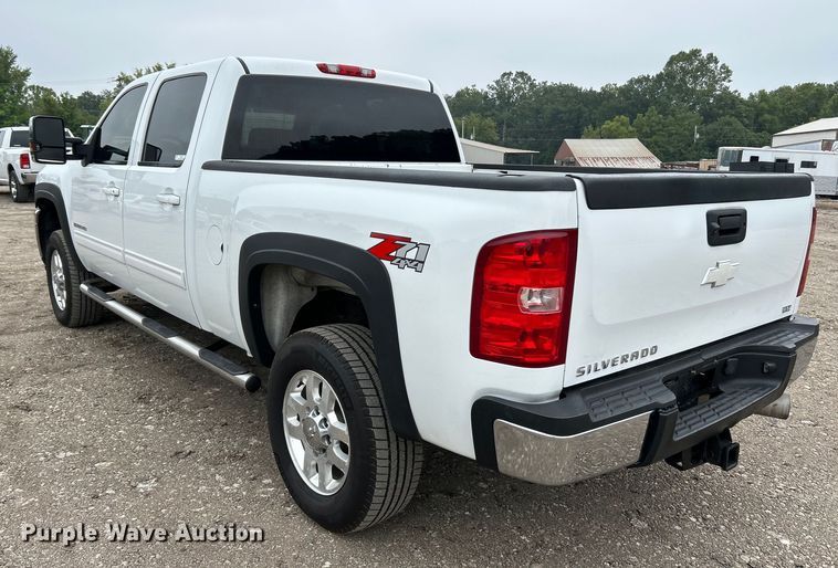 image for item NL9550 2011 Chevrolet Silverado 2500HD  Crew Cab pickup truck