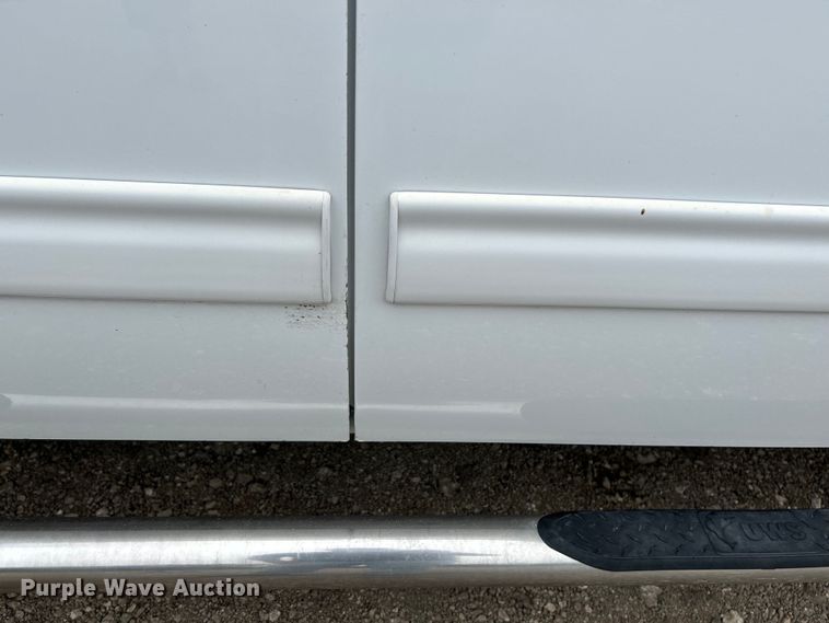 image for item NL9550 2011 Chevrolet Silverado 2500HD  Crew Cab pickup truck