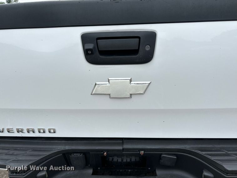 image for item NL9550 2011 Chevrolet Silverado 2500HD  Crew Cab pickup truck