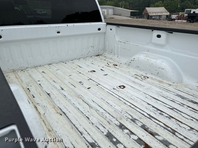 image for item NL9550 2011 Chevrolet Silverado 2500HD  Crew Cab pickup truck