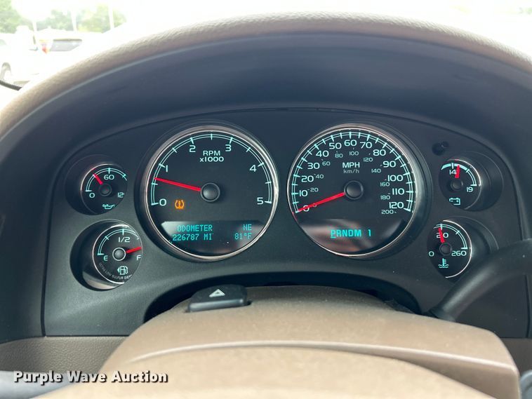 image for item NL9550 2011 Chevrolet Silverado 2500HD  Crew Cab pickup truck