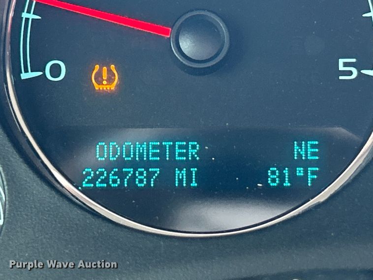 image for item NL9550 2011 Chevrolet Silverado 2500HD  Crew Cab pickup truck