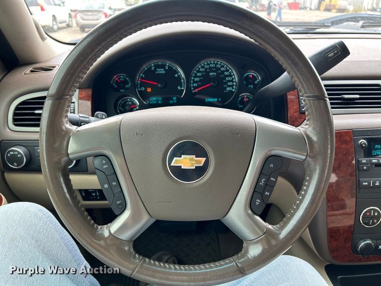 image for item NL9550 2011 Chevrolet Silverado 2500HD  Crew Cab pickup truck